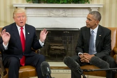 Tổng thống Barack Obama (phải) và Tổng thống mới đắc cử Donald Trump (trái) trong cuộc gặp tại Nhà Trắng ngày 10/11 vừa qua. (Ảnh: EPA/TTXVN)