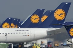 Máy bay của Hãng hàng không Lufthansa tại sân bay ở Munich trong một cuộc đình công. (Ảnh: AFP/TTXVN)