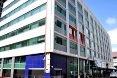 Một tòa nhà ở Wellington phải đóng cửa để kiểm tra sau trận động đất. (Ảnh: THX/TTXVN)