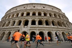 Khu di tích Đấu trường Colosseum cổ tại thủ đô Rome. (Nguồn: AFP/TTXVN)