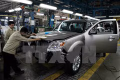 Lắp ráp ôtô du lịch ở Nhà máy Ford Việt Nam tại Hải Dương. (Ảnh: Trần Việt/TTXVN)