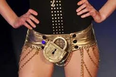 Italy: Quý bà gọi cứu hỏa đến để... phá khóa trinh tiết