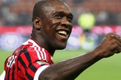 Seedorf chính thức trở thành HLV trưởng AC Milan