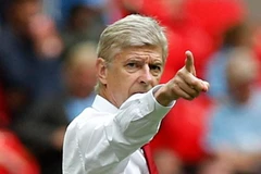 HLV Wenger "nổ tưng bừng" sau khi Arsenal giành Siêu cúp