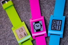 Trình làng đồng hồ thông minh phiên bản giới hạn đầy màu sắc