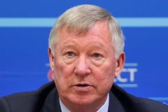 Sir Alex Ferguson phẫn nộ vì cách M.U sa thải Moyes