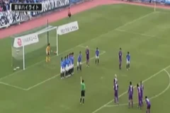 [Video] Cận cảnh pha dàn xếp đá phạt và ghi bàn "siêu dị"