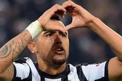 Chuyển nhượng 28/7: M.U quyết có Vidal, Di Maria có giá "khủng"