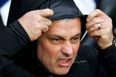 Tin 24/4: Mourinho bất đồng với Abramovich, Barca thoát án