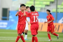 Đại thắng Hong Kong 5-0, tuyển nữ Việt Nam tái ngộ Thái Lan