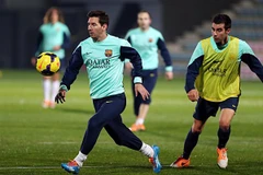 Clip Messi ghi bàn tuyệt đỉnh từ phía sau khung thành