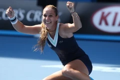 Thắng sốc Radwanska, Cibulkova đối đầu Li Na ở chung kết