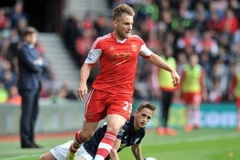 Chuyển nhượng 27/5: M.U hụt "hàng hot," Real lại đắng lòng