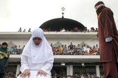 Bị cưỡng bức tập thể, góa phụ Hồi giáo vẫn phải nhận roi