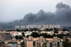 Libya: Sân bay ở Tripoli lại bị tấn công gây thiệt hại lớn