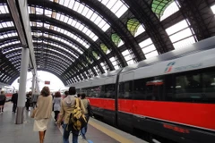 Ngành đường sắt Italy khuyến khích hành khách... viết văn