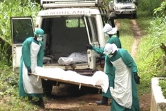 Rwanda hoang mang với trường hợp nghi nhiễm virus Ebola