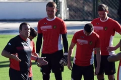 Huấn luyện viên đội tuyển Bỉ lo ngại trước "bầy Cáo sa mạc"