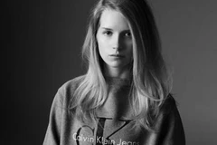 Calvin Klein hợp tác MyTheresa ra bộ sưu tập đồ jeans mới