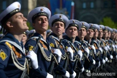 Phương Tây phản ứng tiêu cực lễ duyệt binh của Nga ở Crimea