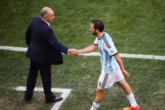 Ghi chép từ khán đài: Hóa ra Argentina còn có Higuain!