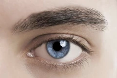 Thẩm mỹ giúp xóa nếp nhăn có thể gây mù mắt