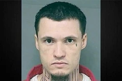 Nghi can giết người lo lắng vì hình xăm. (Nguồn: ca.news.yahoo.com)