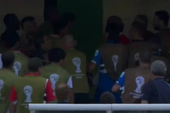 Các cầu thủ Italy và Costa Rica xô xát ngay trong đường hầm