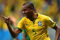 Fernandinho - Chìa khóa mang đến thành công cho Brazil?