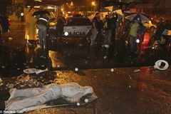 Tin World Cup 5/5: Sao M.U "lâm nguy," CĐV chết vì bồn cầu