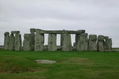 Tìm ra nguồn gốc của những khối đá xanh ở Stonehenge?
