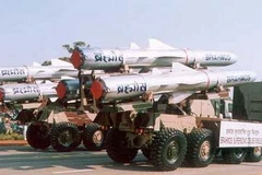 Tên lửa hành trình siêu thanh biến thể hiện đại BrahMos. (Nguồn: indianexpress.com)
