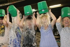 Một nhân viên cứu hỏa Mỹ tử vong sau thử thách dội nước lạnh