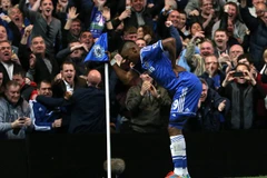 Tin vắn 9/3: Eto’o khiến Mou “nóng mặt,” Moyes phấn khích