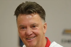 Louis van Gaal mang về cho Man United số tiền "siêu khủng"