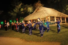 Biểu diễn nghệ thuật tại Khu di tích quốc gia đặc biệt Tân Trào. (Ảnh: TTXVN)