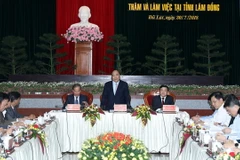 Thủ tướng Nguyễn Xuân Phúc phát biểu tại buổi làm việc. (Ảnh: Thống Nhất/TTXVN)