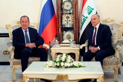Ngoại trưởng Nga Sergey Lavrov (trái) và người đồng cấp Iraq Mohammed Ali al-Hakim. (Nguồn: AP)