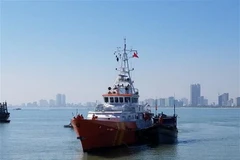 Kịp thời cứu vớt bốn người bị rơi xuống biển ở vịnh Nha Trang