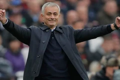 Cận cảnh HLV Jose Mourinho khởi đầu hoàn hảo cùng Tottenham