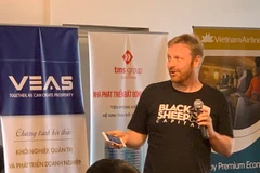 Diễn giả Dan Gavel phát biểu tại Hội thảo. (Ảnh: Diệu Linh/Vietnam+)