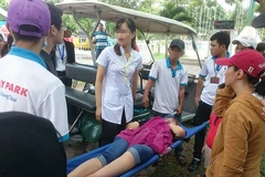 Đứt cáp trò chơi trong khu du lịch Hồ Mây, một du khách bất tỉnh