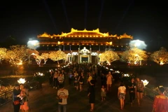 Khách tham quan Đại Nội Huế. (Ảnh: Hồ Cầu/TTXVN)