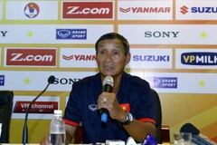 Huấn luyện viên trưởng đội tuyển bóng đá quốc gia Mai Đức Chung phát biểu. (Ảnh: Quang Quyết/TTXVN)