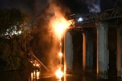 Cây cầu sắt nổi tiếng tại Rome.(Nguồn: Industry Bridge)