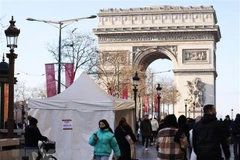 Một điểm xét nghiệm nhanh COVID-19 tại Paris, Pháp, ngày 23/12/2021. (Ảnh: THX/TTXVN) 