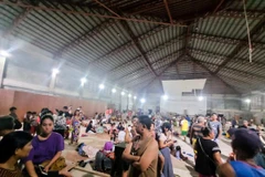 (Tư liệu) Người dân tạm trú tại trung tâm sơ tán sau trận động đất ở Philippines. (Ảnh: THX/TTXVN)