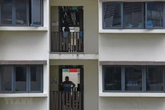 Một khu nhà ở của người lao động nước ngoài tại Singapore. (Ảnh: AFP/TTXVN)