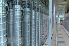 Các máy ly tâm bên trong cơ sở hạt nhân Natanz ở miền Trung Iran. (Nguồn: IRNA/TTXVN) 