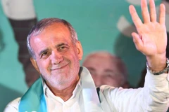 Ông Masoud Pezeshkian trong cuộc vận động tranh cử Tổng thống tại Tehran, Iran ngày 3/7/2024. (Ảnh: THX/TTXVN)